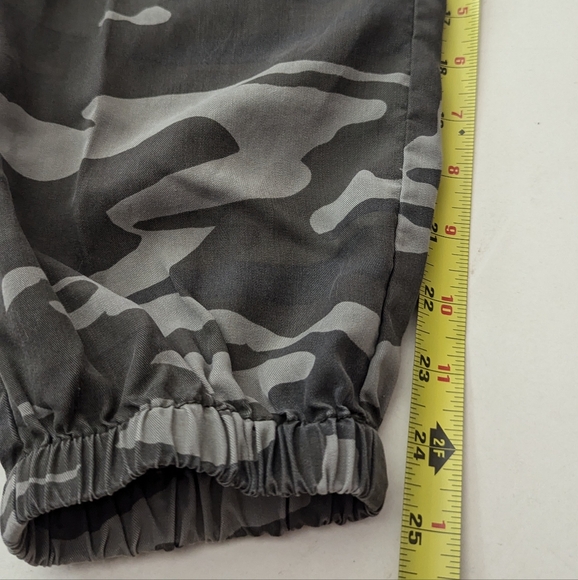 Express Extreme High Rise Cropped Camo Paper Bag Jogger Pants Women's Size XS - Picture 6 of 11